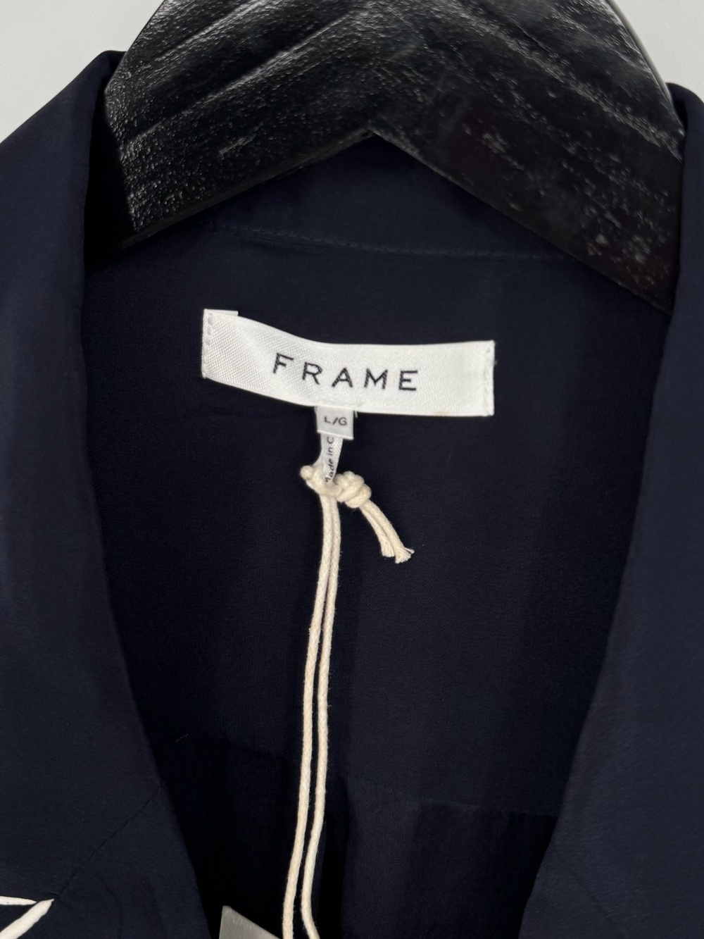 Frame NWT 100% Silk Boxy Button Front Top Navy Blue Large - Picture 4 of 8